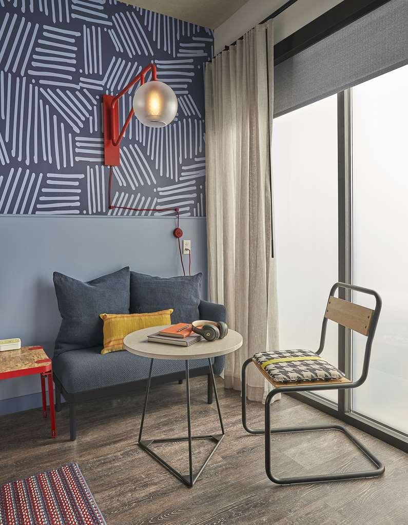Caption By Hyatt Beale Street Memphis Room photo